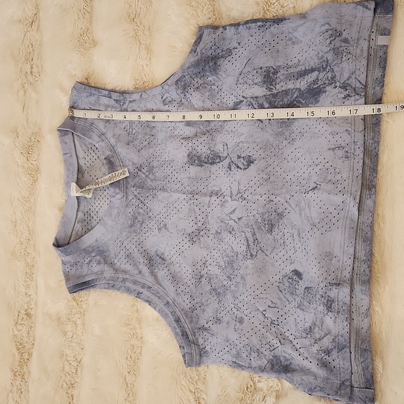 Lululemon Train to be Relaxed Fit Luna Blue Tye Dye Mesh Tank Top size 6 - Picture 7 of 11
